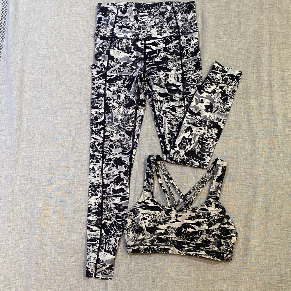 Lululemon Athletica Black and White Patterned Leggings and Bra Set